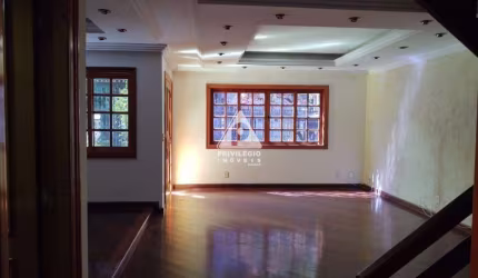 Casa duplex, 4 quartos, 3 suítes , piscina, área gourmet, vaga Vila Valqueire