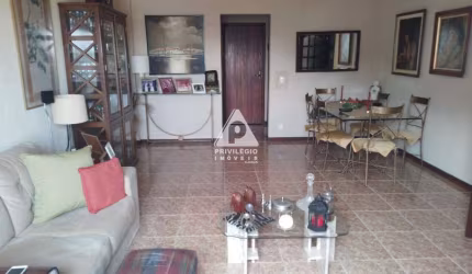 Apartamento sala ampla 3 quartos 1 suíte com hidro 1 vaga coberta andar alto arejado Praca Xavier Brito metro Tijuca