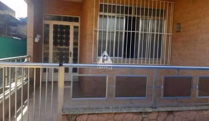 Duas casas em condomínio, 5 quartos, 2 suites, 4 banheiros, 3 salas, 2 varandas e terraço no Parque Anchieta