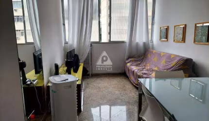 Apartamento de 2 quartos à venda, com vaga na escritura, proximo metro Afonso Pena, em localizaçao perfeita