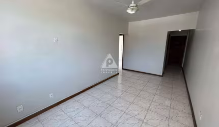 Apartamento 2 quartos com dependência e vaga escriturada