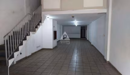 Galpão a venda, 3 pavimentos, 2 banheiros, 1 cozinha ampla, Rio Comprido-RJ