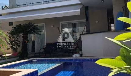 CASA DE TRÊS ANDARES EM CONDOMÍNIO - 240M EM VARGEM PEQUENA