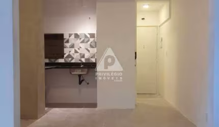 Conjugado todo reformado no Centro