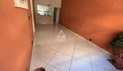 Apartamento à venda de 3 quartos com dependência e vaga na escritura na Tijuca