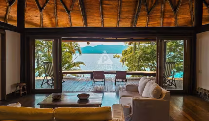 Casa à venda, 5 quartos, 1 suíte, Frade (Cunhambebe) - Angra dos Reis/RJ