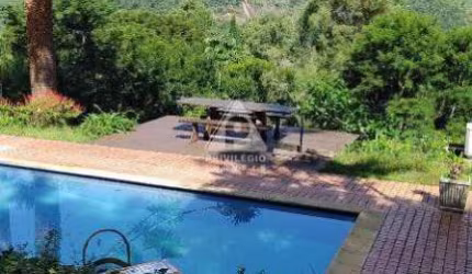 Casa à venda, 4 quartos, 3 suítes, Araras - Petrópolis/RJ