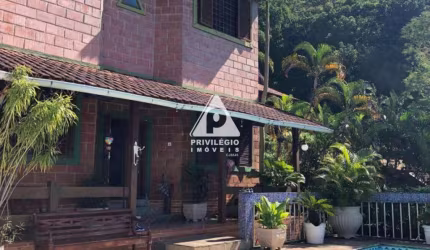 Casa Triplex em Cosme Velho
