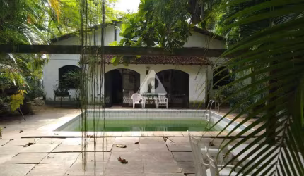 Casa com 3 quartos e 288 m² - 2 vagas - BARRA DA TIJUCA