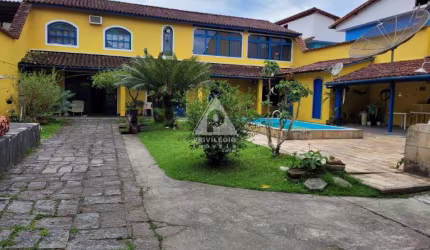 Casa com com 5 quartos em Mangaratiba