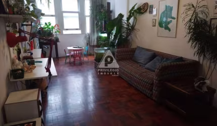 SALA 3 QUARTOS EM COPACABANA COM VAGA
