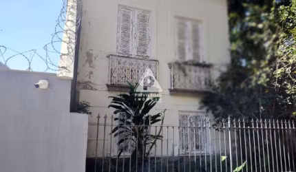 Casa Duplex 4 quartos 200 mts salas banheiros copa cozinha 5 vagas próximo Uruguai Tijuca Oportunidade!