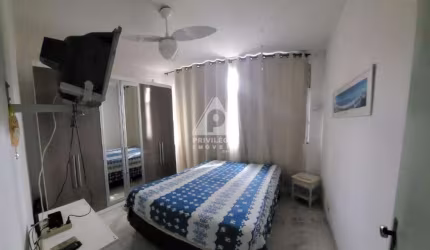 Excelente Casa de vila residencial com 3 quartos, terraço com churrasqueira e 2 vagas de garagem