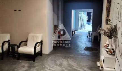 EXCELENTE CASA NO CENTRO DE BOTAFOGO !