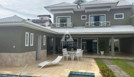 Casa em Condomínio Fechado com 5 suítes no Interlagos de Itaúna