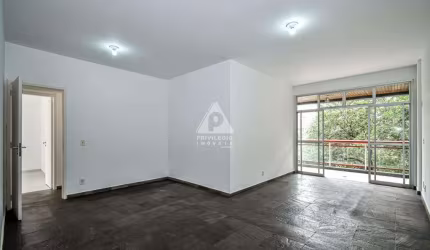 3 quartos,Suíte, com Varanda em Botafogo na Rua Dona Mariana! 2 vagas na Escritura!