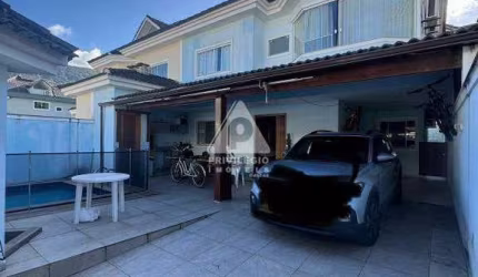CASA TRIPLEX EM VARGEM PEQUENA