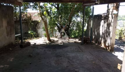 Casa com 02 quartos em Santa Teresa