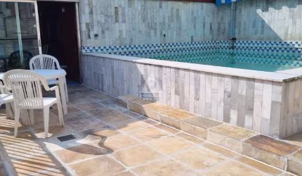 Maravilhosa cobertura com Piscina com três quartos