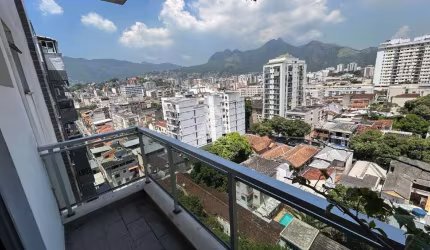 Apartamento tipo cobertura com piscina, 2 Suites