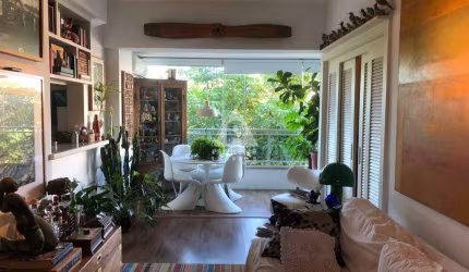 No Condomínio Portal da Barra! Apartamento com 1 quarto (suite), varanda e 2 vagas na escritura.