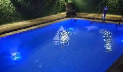 CASA DUPLEX COM 4 QUARTOS E PISCINA EM PAQUETÁ!!! 128M²