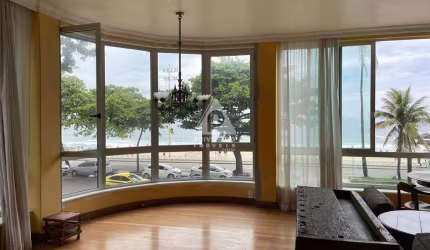 4 quartos, 2 suites, DPE, 2 vagas, 210m2 com vista praia e mar no Leblon.