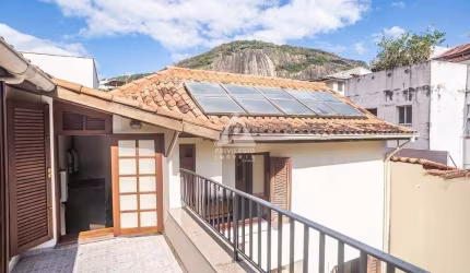 Casa à Venda com 340m², 6 quartos e 3 vagas.