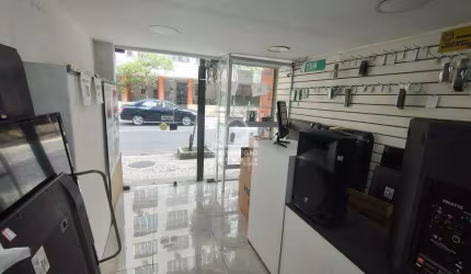 Loja Espetacular à Venda em Copacabana: 131 m² na Rua Tonelero