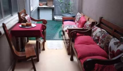 SALA 3 QUARTOS EM UMA MARAVILHOSA RUA TRANSVERSAL EM BOTAFOGO