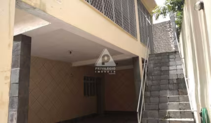 [casa duplex] [3 quartos][sala espaçosa] [cozinha ampla] [varanda] [4 banheiros] [garagem] [nova iguaçu] [vende]