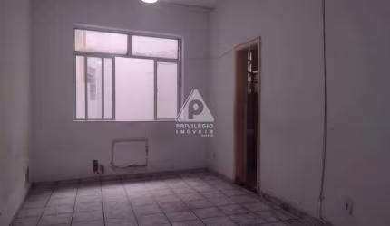 Apartamento conjugado em Botafogo com documentação OK, excelente oportunidade para investimento em rua estratégica na região