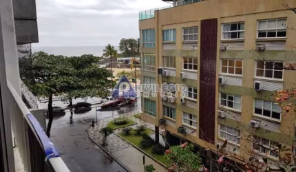 Privilégio Imóveis vende: quadríssima da praia! Localização privilegiada. Vista mar