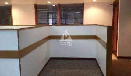 Conjunto comercial no Centro