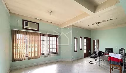 Casa com 4 quartos à venda na Avenida Salvador Leão, Sarandi, Porto Alegre, 265 m2 por R$ 800.000