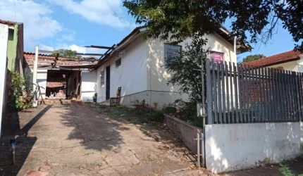Casa com 4 quartos à venda na Rua José Cândido, Conjunto Habitacional Hermann Moraes Barros, Maringá por R$ 250.000