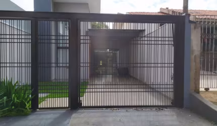 Casa com 3 quartos à venda na Rua Terezinha de Oliveira Costa, Conjunto Habitacional Requião, Maringá por R$ 385.000