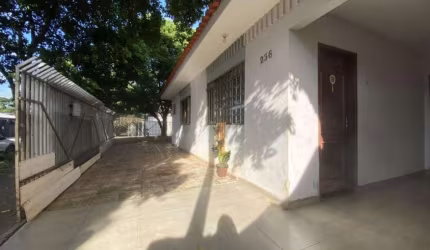Casa com 3 quartos à venda na Rua Pioneiro Carlos Assalin, 236, Vila Ipiranga, Maringá por R$ 390.000