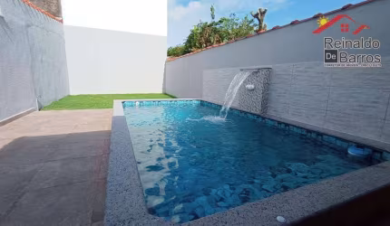 Casa com 3 dormitórios à venda, 450 metros da praia em Mongaguá .
