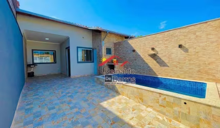 Casa com piscina em Mongaguá