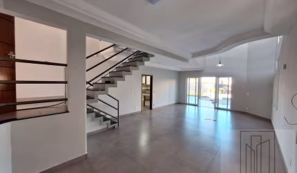 Vende-se excelente sobrado no Bairro Ribeiraria