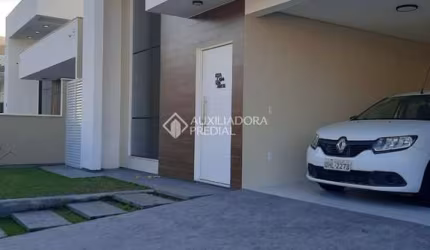 Casa com 3 quartos à venda na Rua dos Canários, 56, Pedra Branca, Palhoça, 187 m2 por R$ 2.100.000