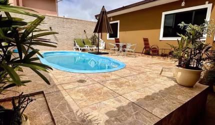 Casa com 3 quartos à venda na Rua dos Pinheiros, 74, Ingleses do Rio Vermelho, Florianópolis, 300 m2 por R$ 1.010.000
