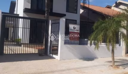 Casa com 3 quartos para alugar na Rua Heitor Villa-Lobos, 216, Canudos, Novo Hamburgo, 164 m2 por R$ 5.500