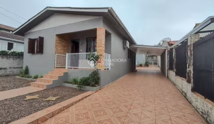 Casa com 3 quartos à venda na Rua dos Ipês, 140, Montanha, Lajeado, 120 m2 por R$ 450.000
