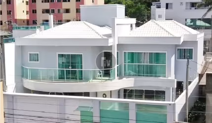 Casa em condomínio fechado com 3 quartos à venda na Rua Uruguai, 186, Nações, Balneário Camboriú por R$ 3.000.000