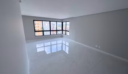 Apartamento com 3 quartos à venda na Rua 3160, 274, Centro, Balneário Camboriú por R$ 2.315.000