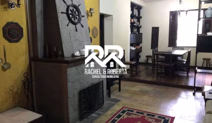 Casa em Excelente Condomínio no Alto