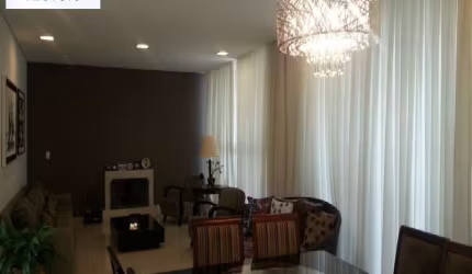 Excelente casa de alto padrão condomínio fechado em Jundiaí,