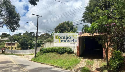 *Seu Refúgio em Mairiporã: Chácara com Terreno 100% Plano e Casa Aconchegante*